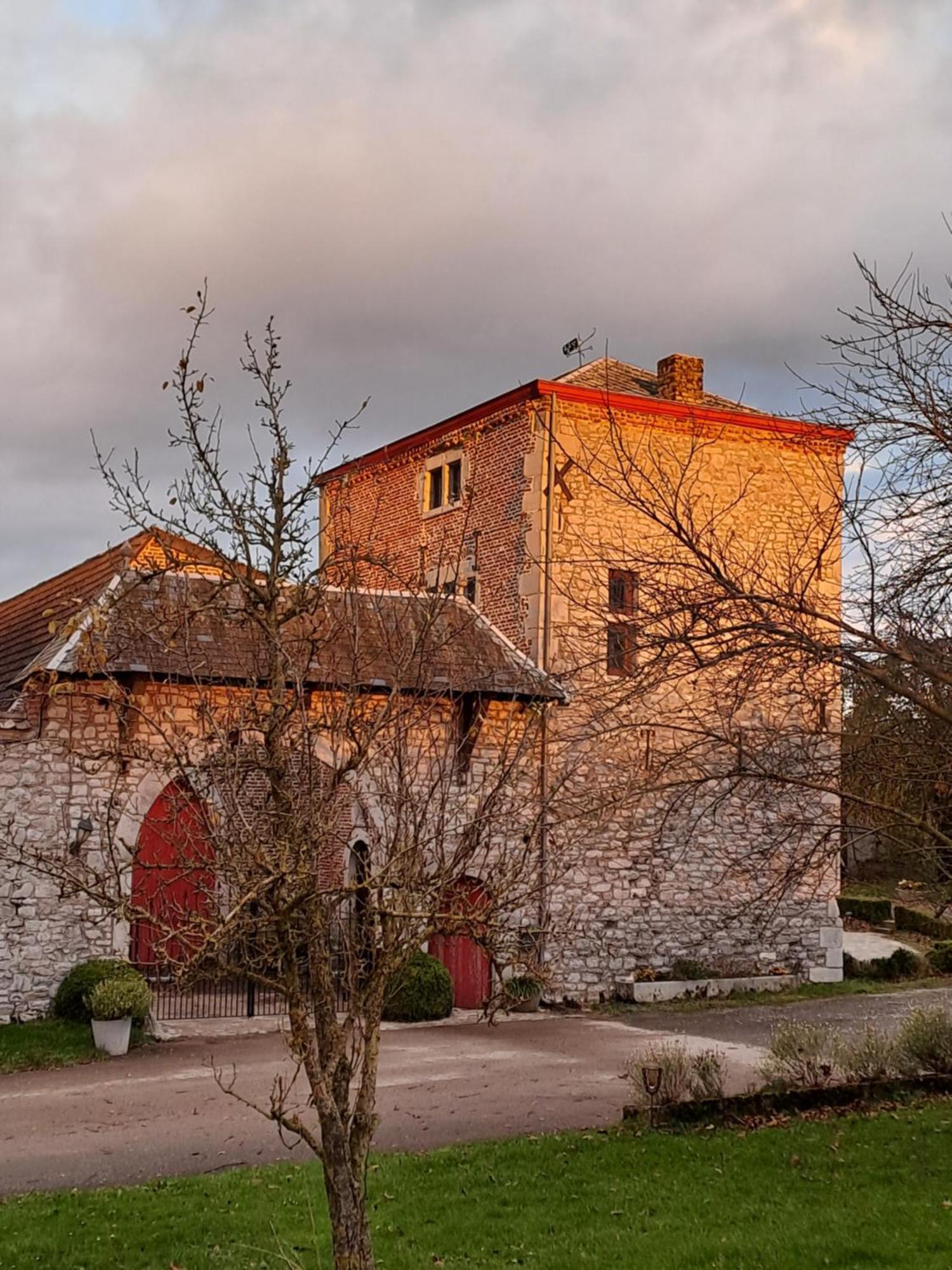 הוילה Couthuin La Tour De La Chapelle מראה חיצוני תמונה